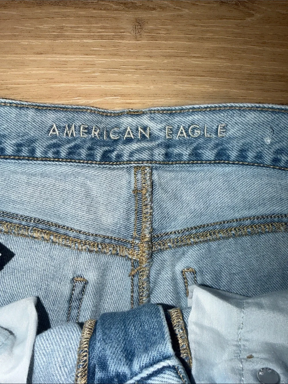 American Eagle Outfitters Light Blue mom  Jeans size 4 short
